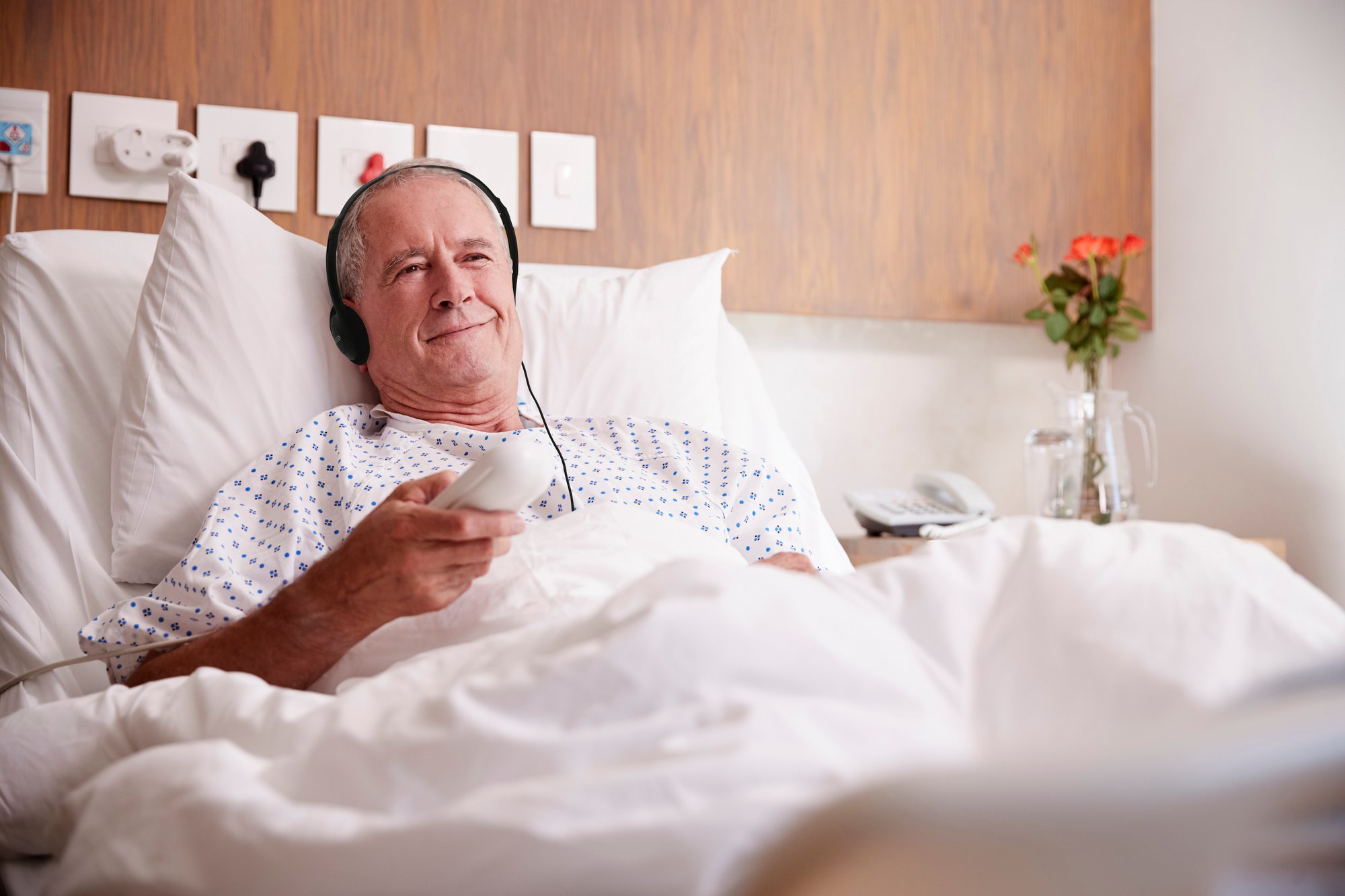 1AE6711RSRM32VNL_AVID_LS_AE711ROlderManHospital