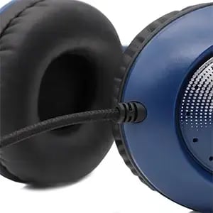 AVID Products AE-54 headdphone features Nylon Braided Chew Resistant Cord