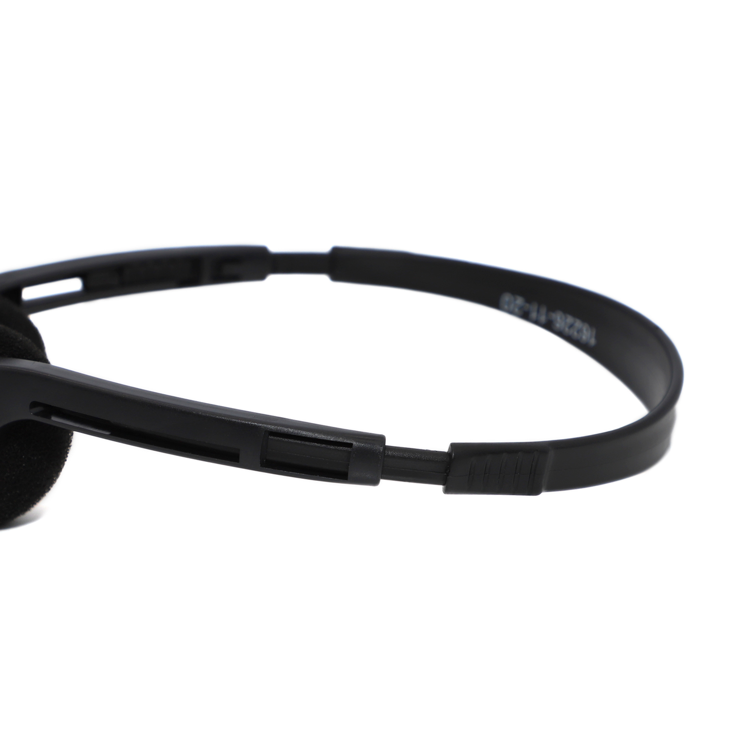 2AE0_8STERE_O32_AVID_FP_AdjHeadband_1500x1500_300DPI